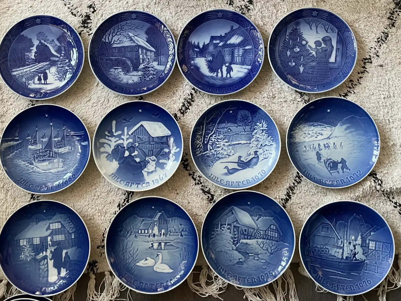 Billede 2 - Royal copenhagen juleplatter