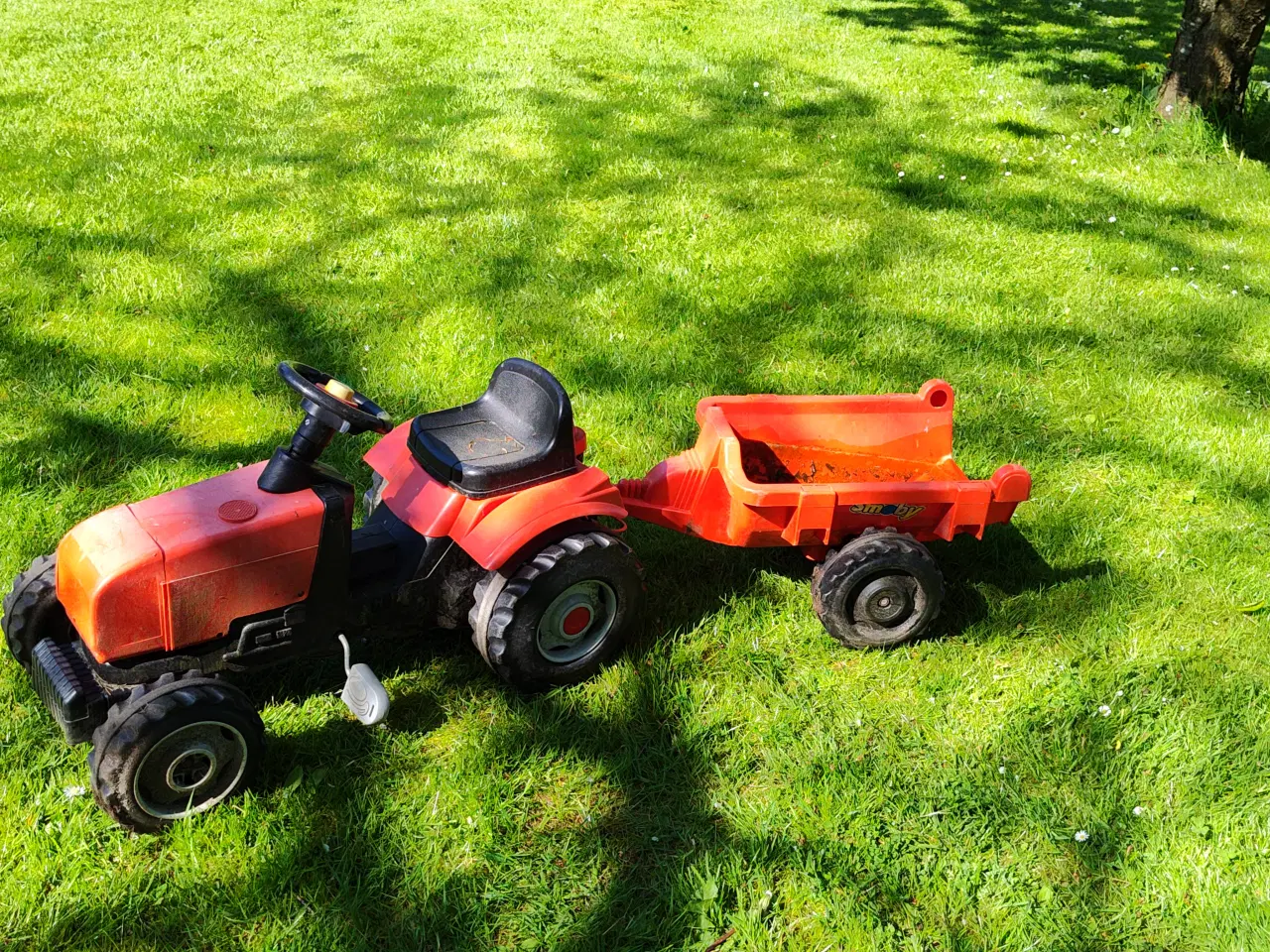 Billede 2 - Plast traktorer med vogn