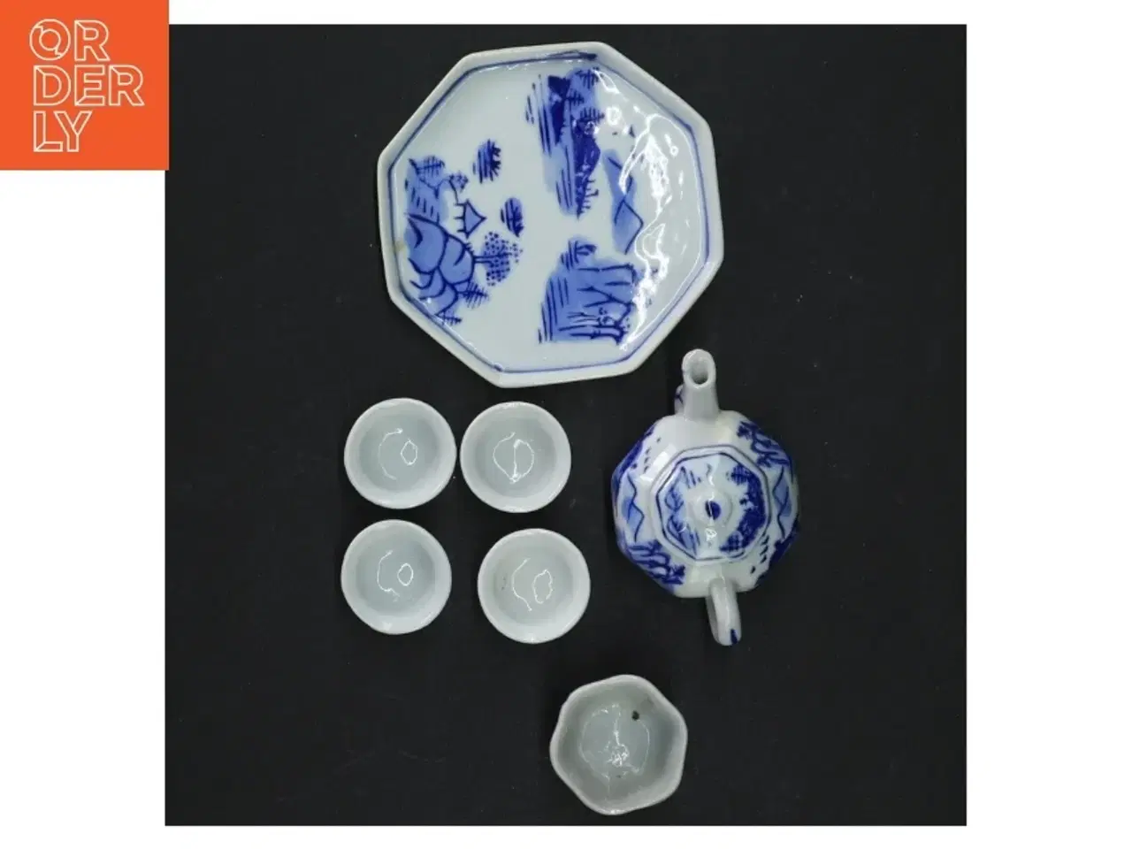 Billede 2 - Blå og hvid porcelænste-sæt. Dukkestel