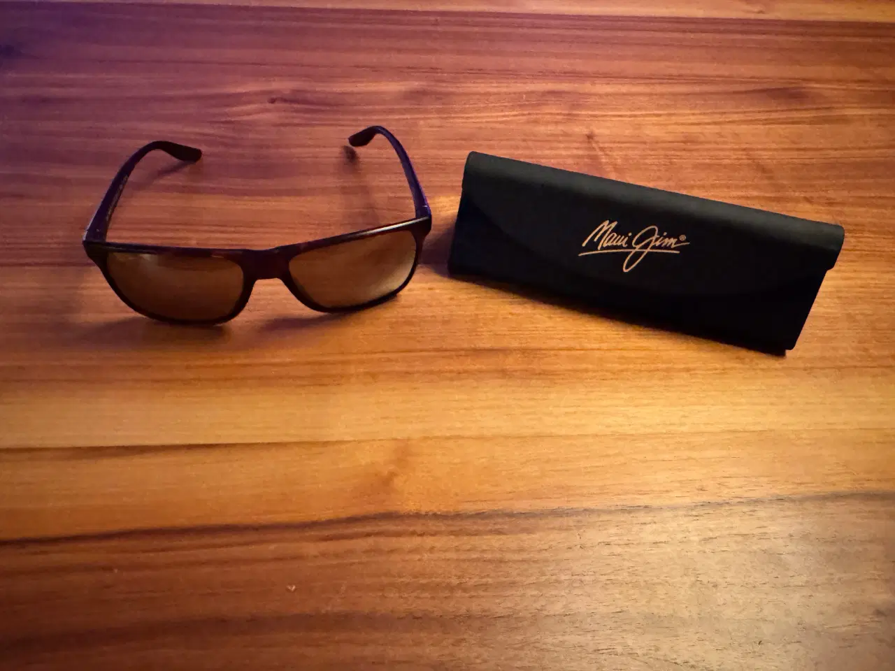Billede 1 - Maui solbriller mat sort/brun