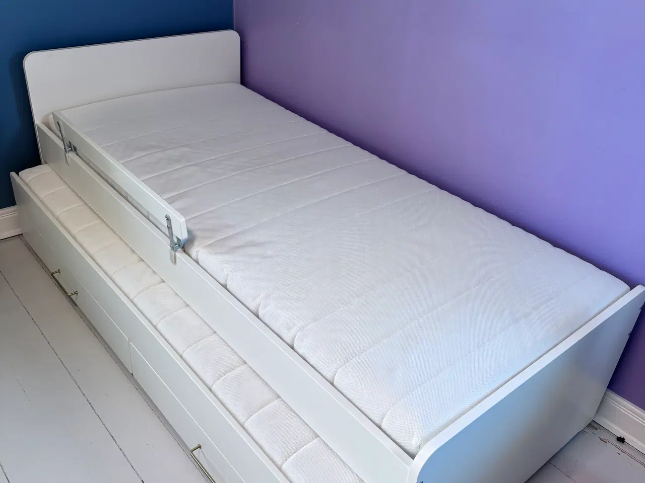 Billede 4 - SLÄKT Ikea seng med madrasser 90/180x200