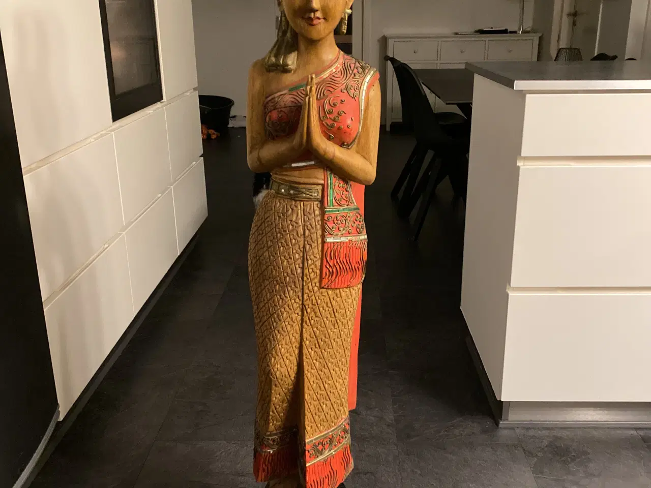 Billede 1 - Træskulptur kvinde