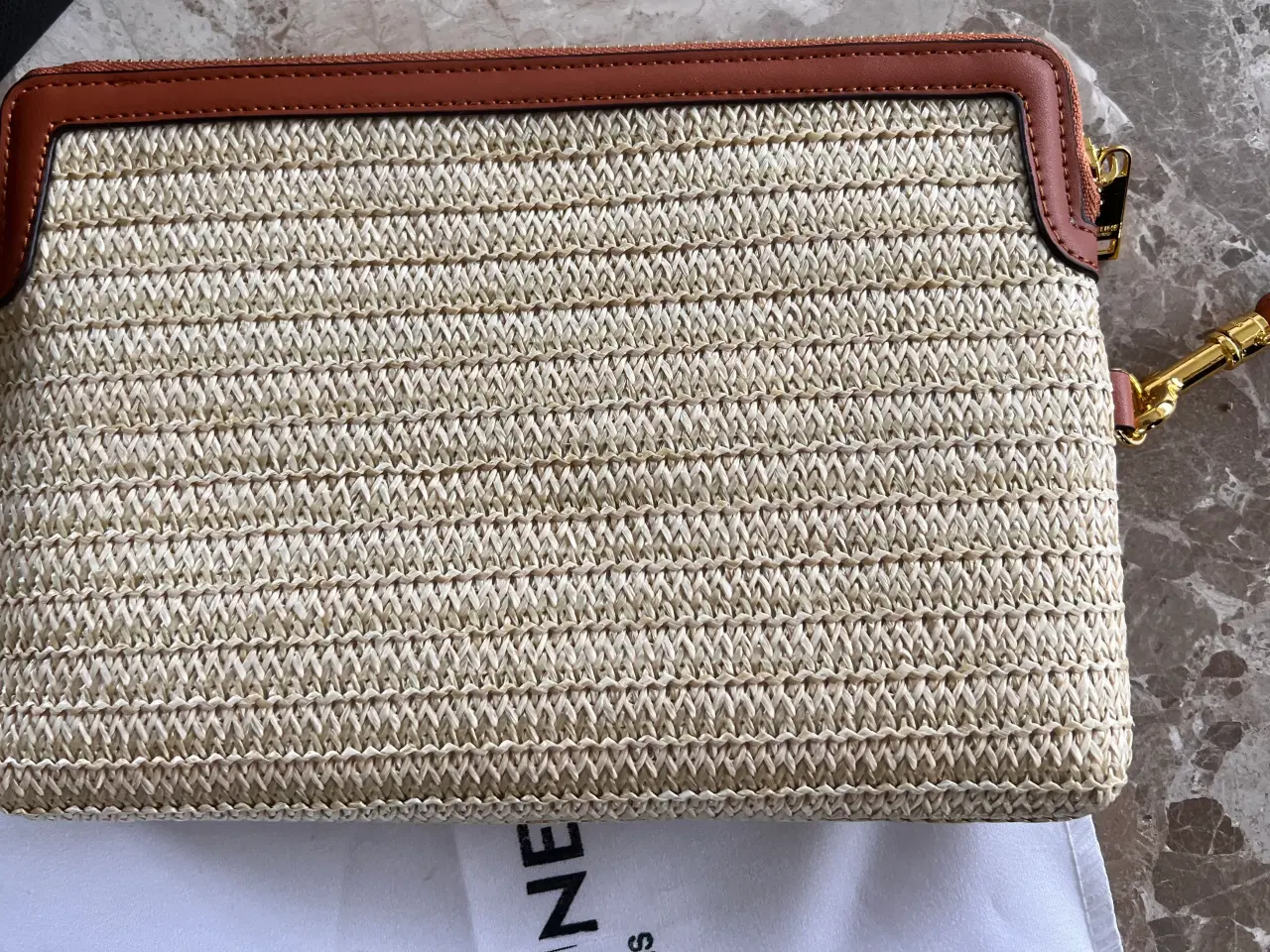 Billede 2 - Flot taske med logo i fin kvalitet.