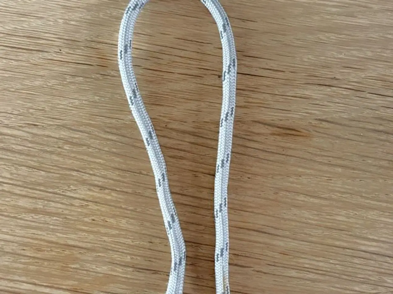 Billede 8 - 4 reflekssnore til at binde på tøj og tilbehør