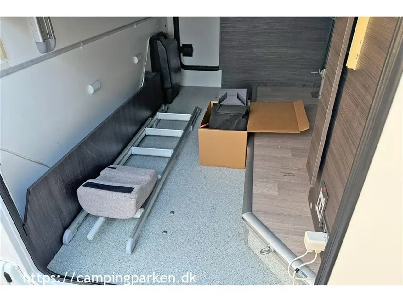 Billede 16 - 2021 - Benimar Mileo 296   Flot og velholdt camper med Queens bed