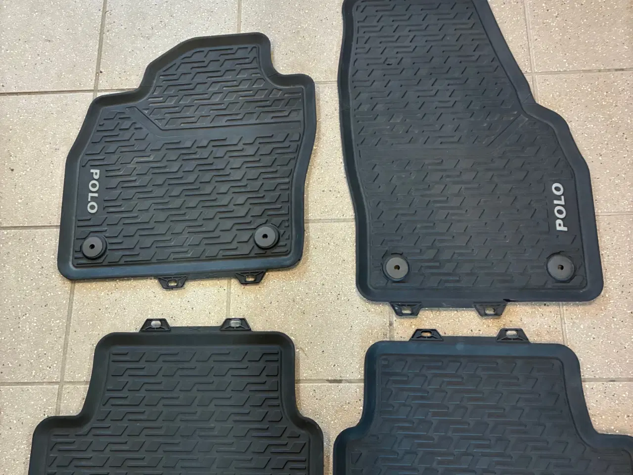 Billede 1 - Gummimåtter (komplet sæt med 4 stk.) til VW POLO