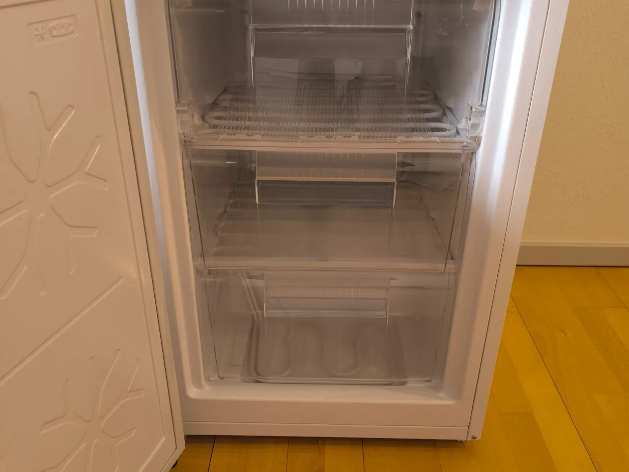 Billede 1 - Point fryseskab 85L