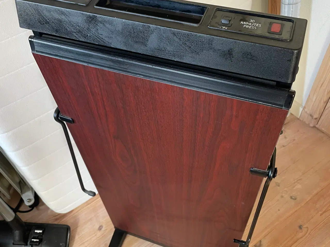 Billede 1 - Cadet buksepresser i fin stand