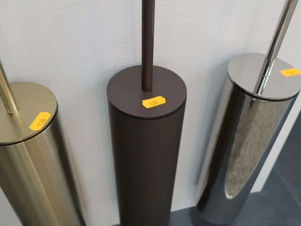 Billede 1 - Krog, papirholder, håndklædestang, toiletbørste Gunmetal CASSØE Noba