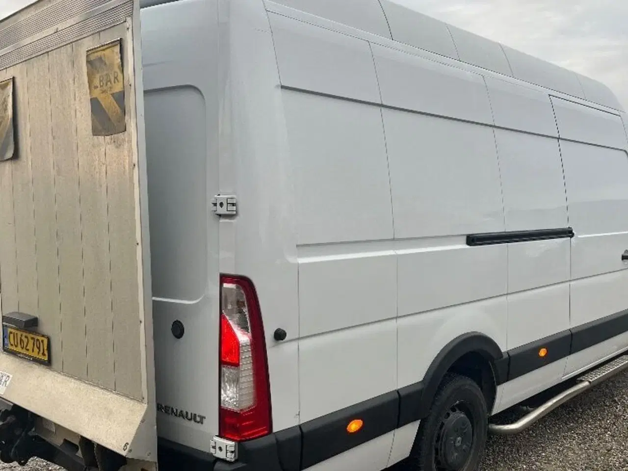 Billede 2 - Renault Master  2.3 Varevogn med indretning og BÄR læsserampe