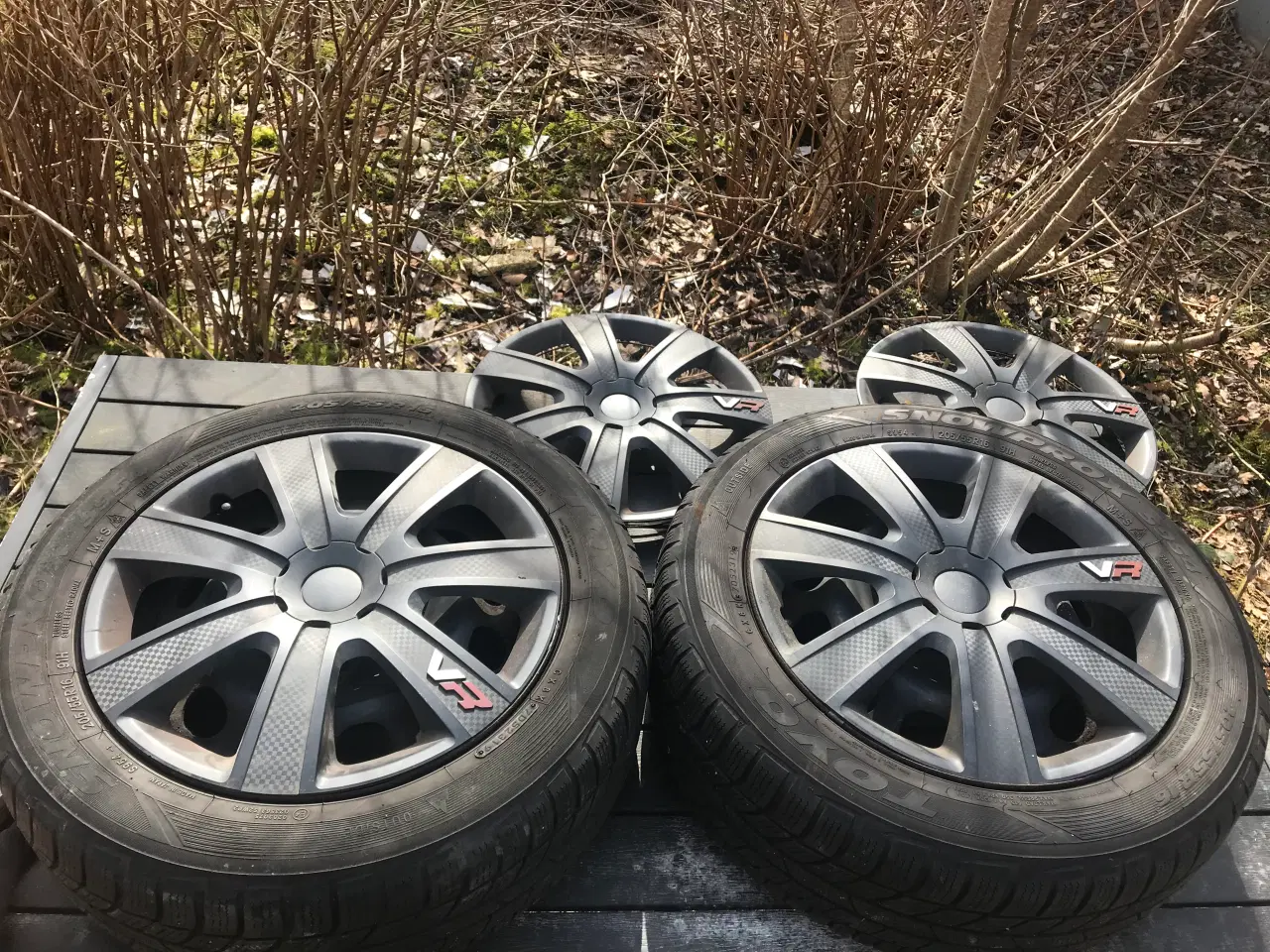 Billede 1 - 2 Bilhelårsdæk med Felge 205/55/R16 