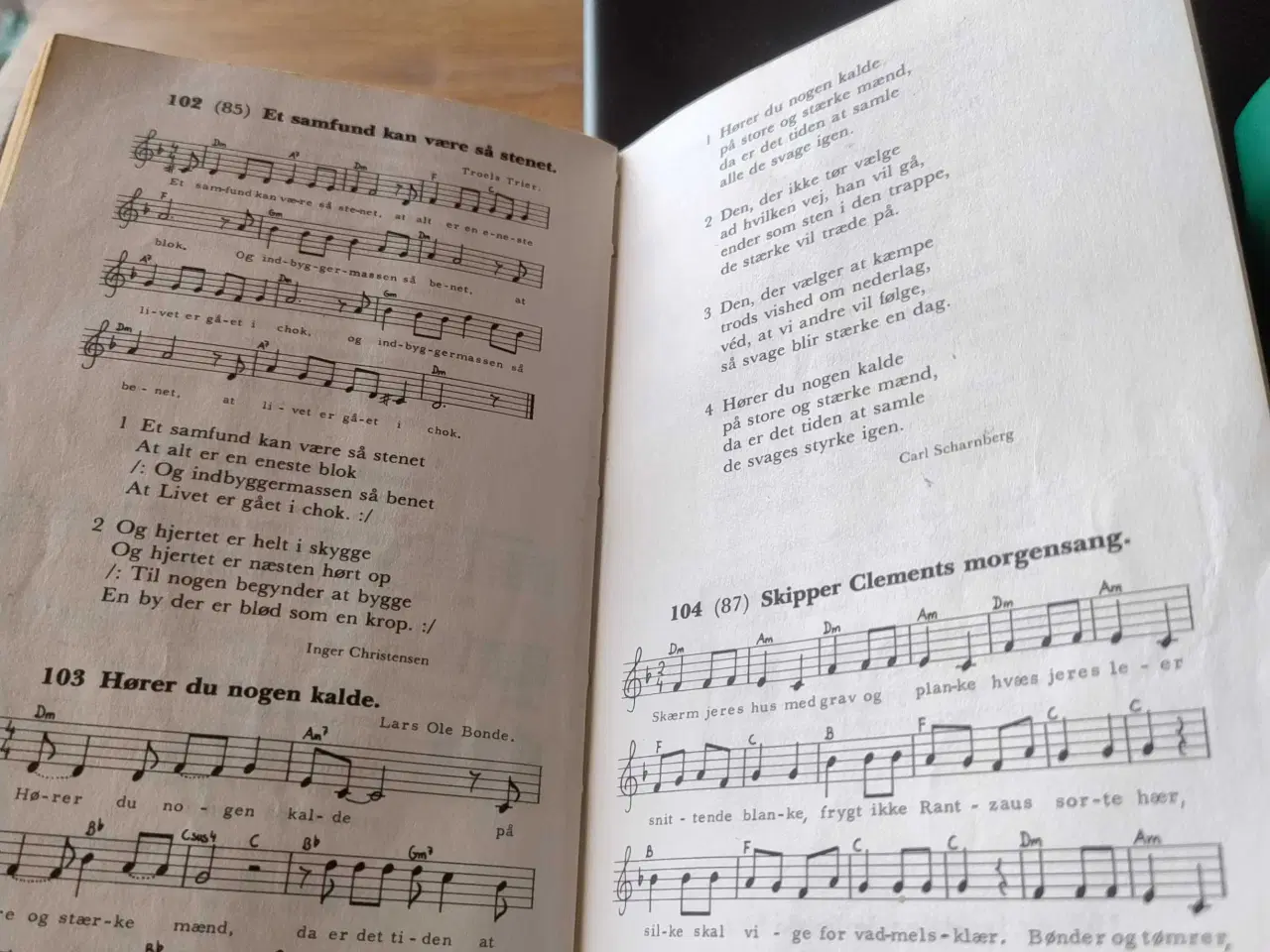 Billede 3 - 2 DDGU sangbøger