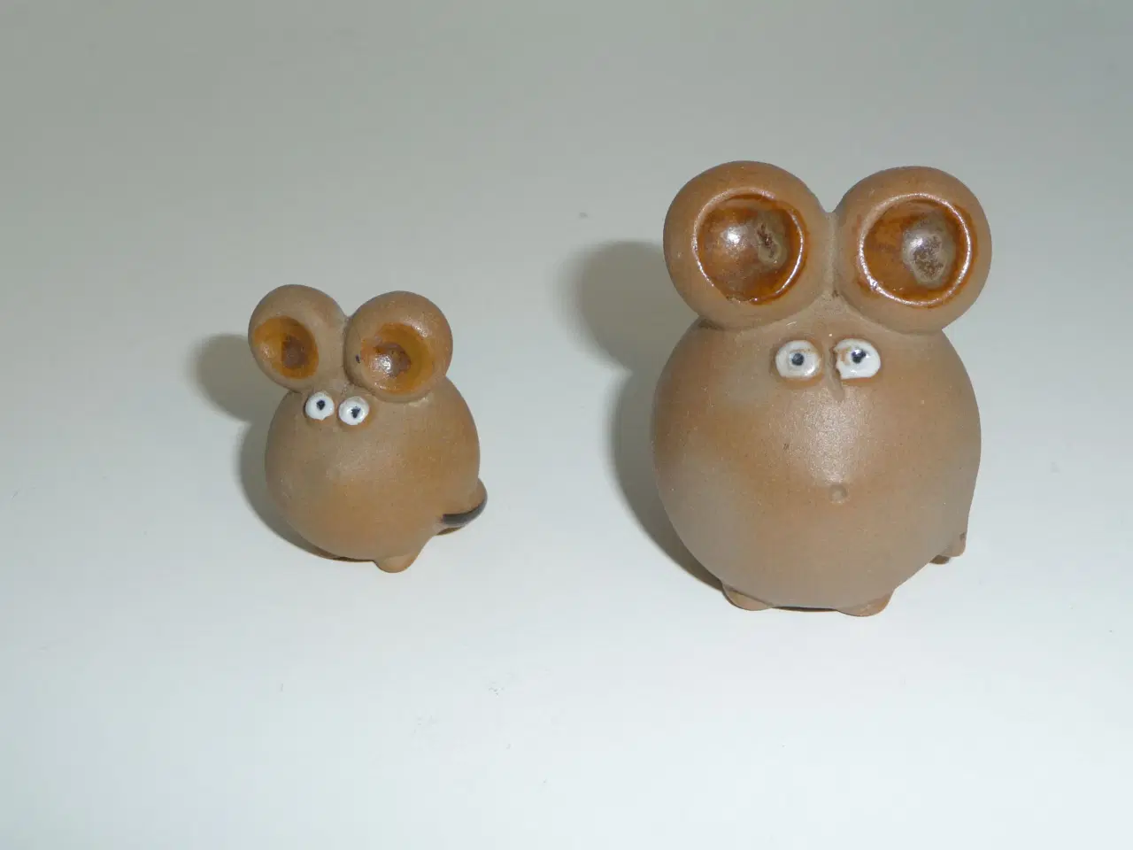 Billede 1 - 2 små mus i stentøj eller keramik