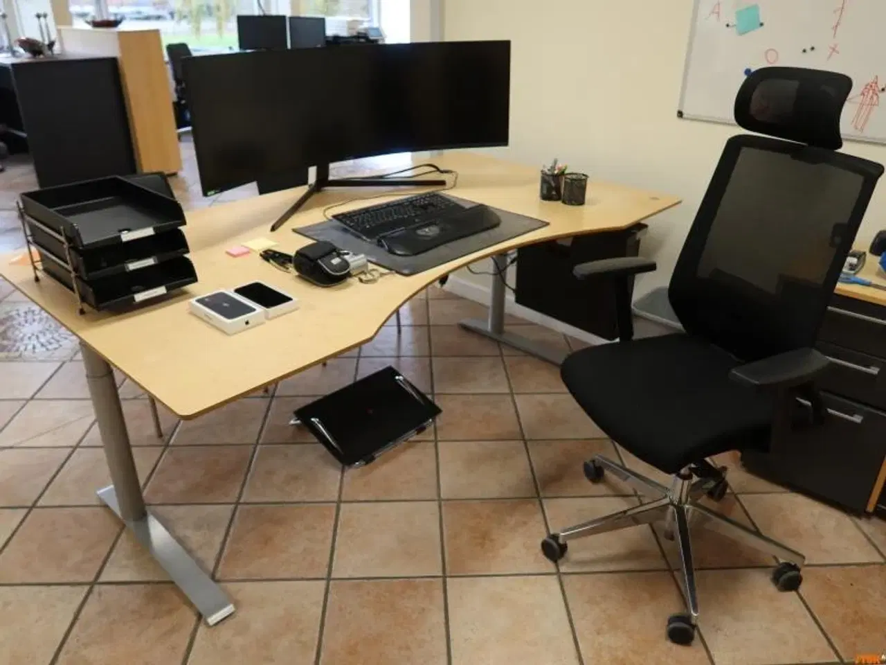 Billede 1 - KONTORSEKTION me