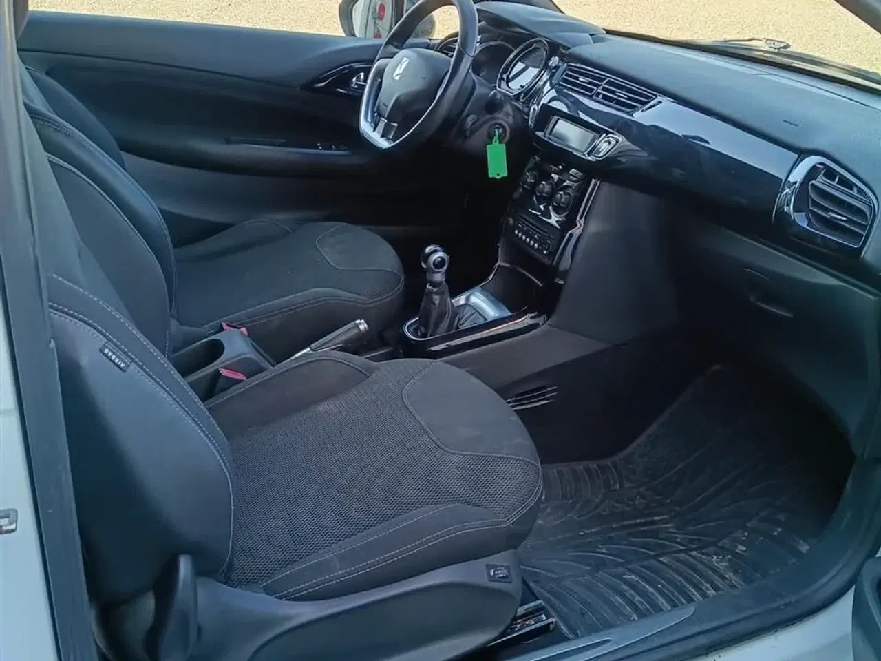 Billede 2 - Citroën DS3 1,6 HDi FAP Dstyle 92HK 3d