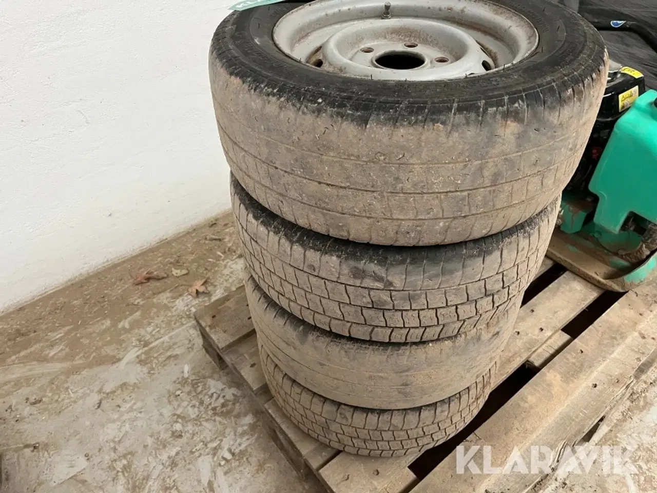 Billede 4 - Dæk fra maskintrailer 185/60R12 - 4 styk