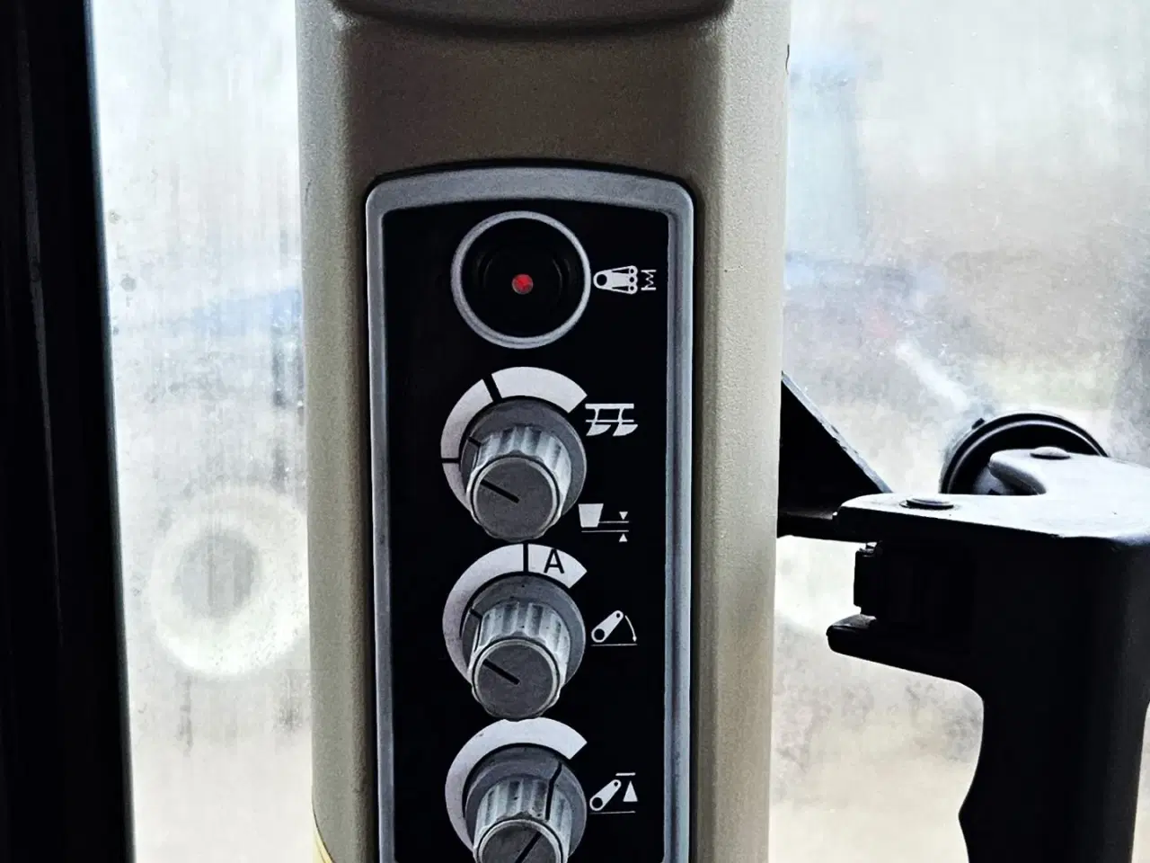 Billede 18 - Massey Ferguson 5708 Dyna 4 / kun 1200 timer / frontlæsser