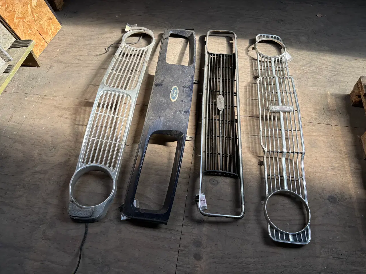 Billede 2 - Frontgitre til veteranbiler - Ford og Volvo