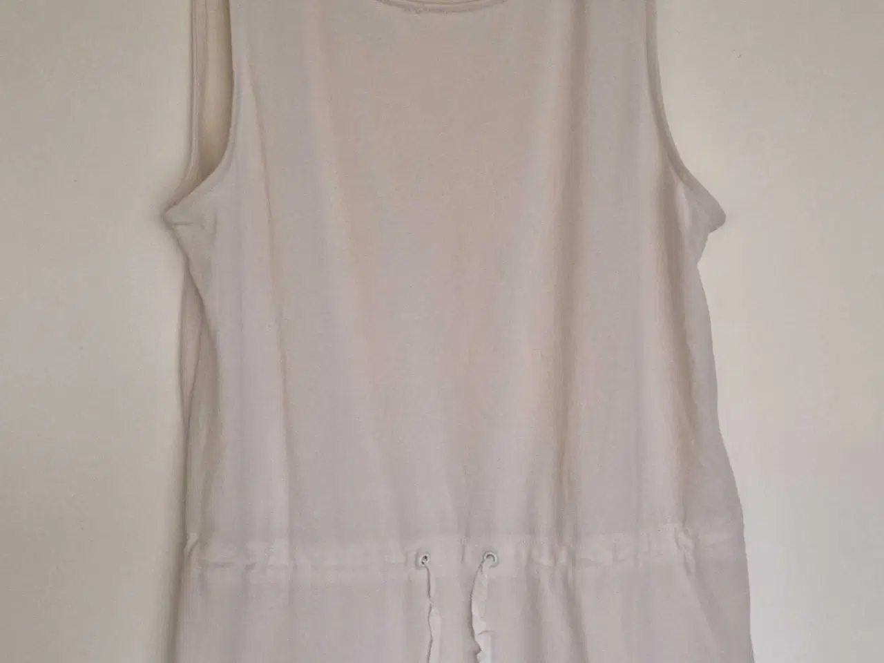 Billede 1 - Hvid kjole fra Banana Republic 