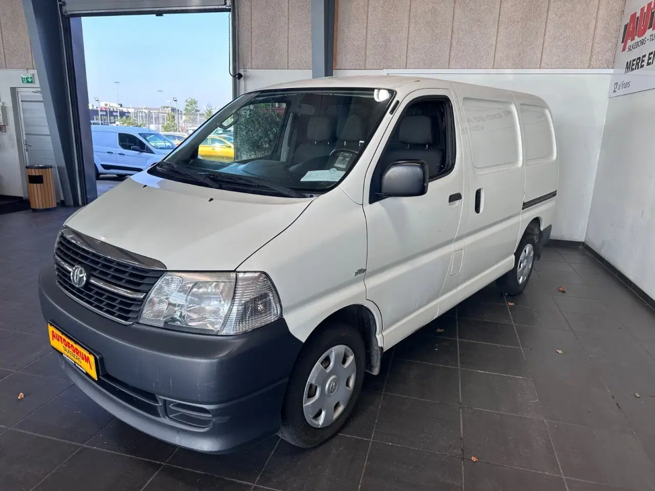 Billede 3 - Toyota HiAce 2,5 D-4D 95 Komfort kort