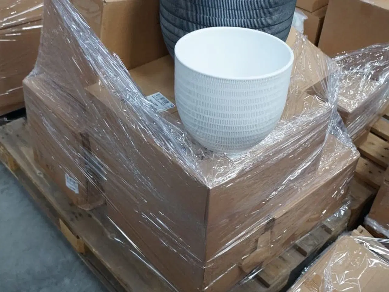 Billede 1 - Palle med diverse potter