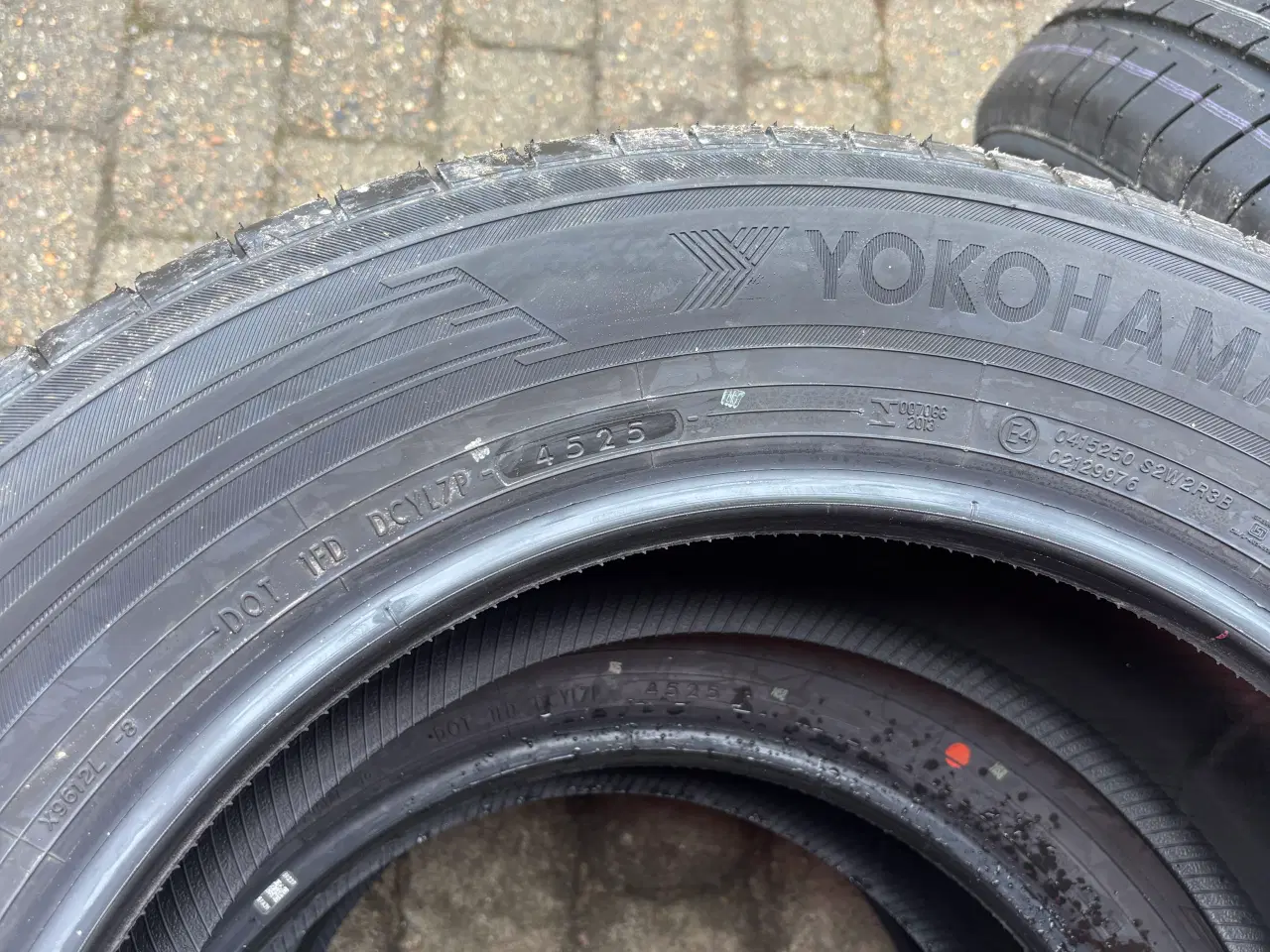 Billede 5 - Sommerdæk /Fra helt ny bil. 