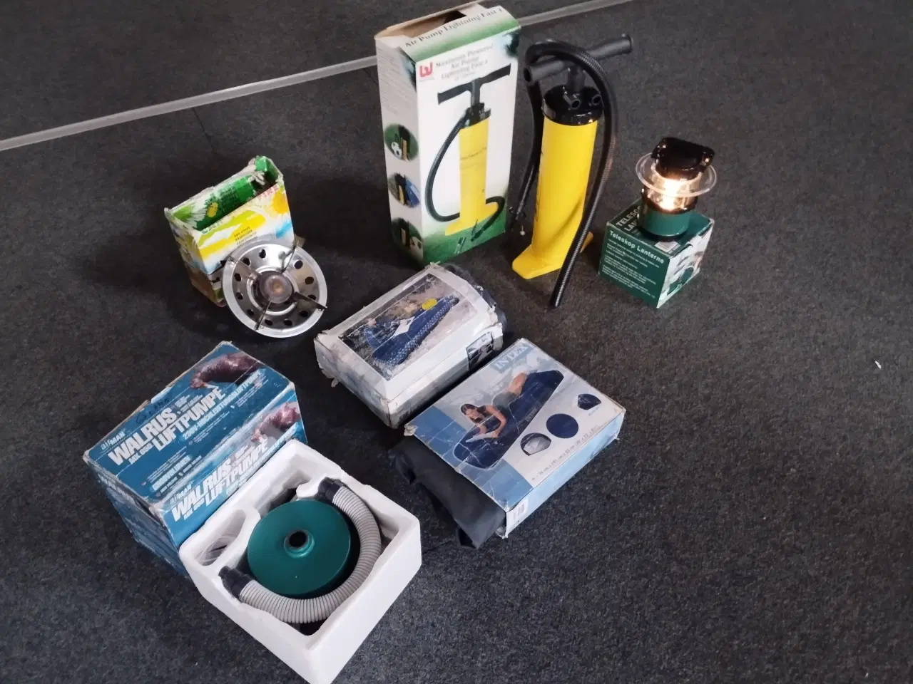 Billede 1 - Camping udstyr. Luft madraser m.v. se beskrivelse