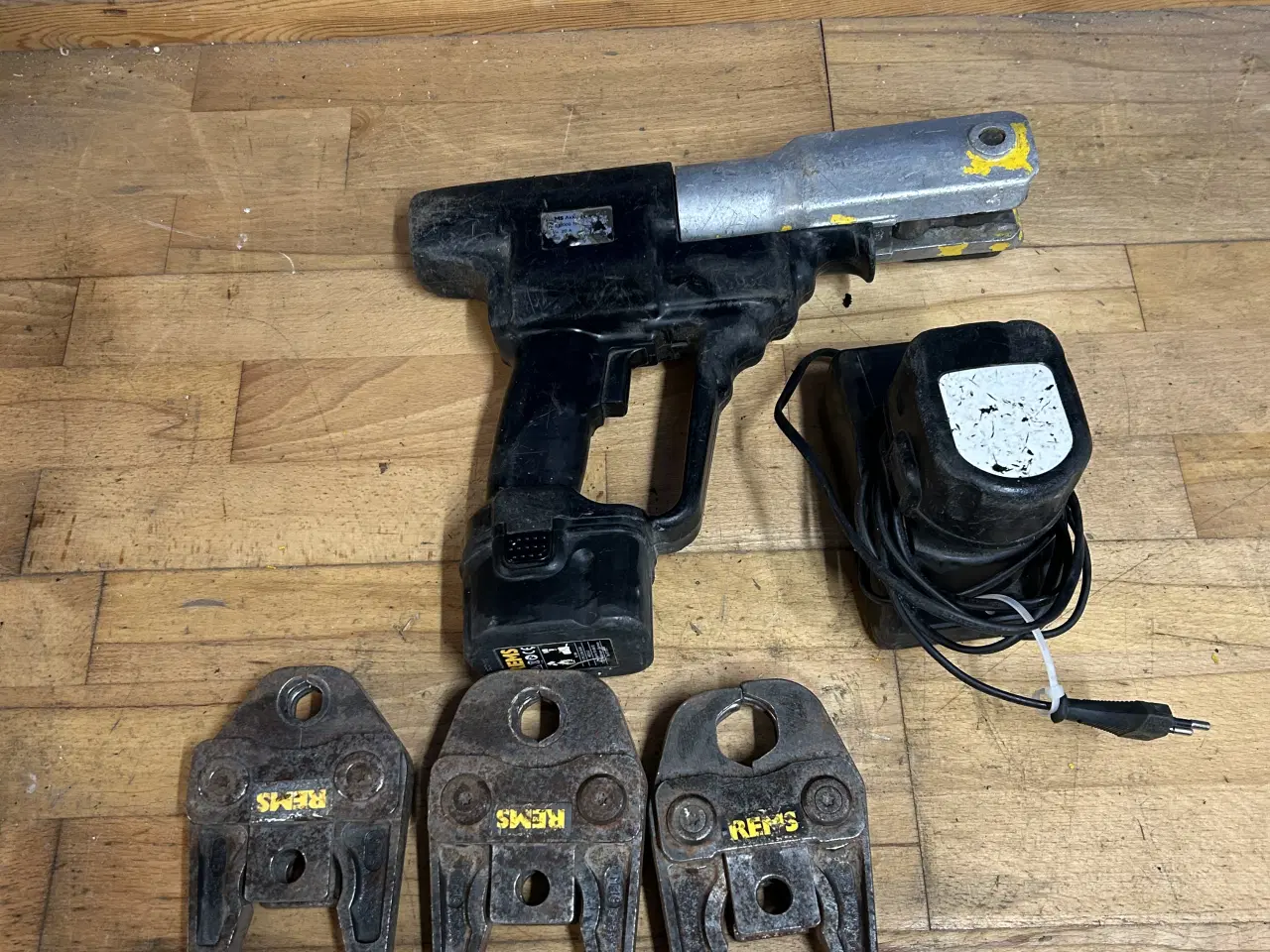 Billede 1 - Rems Akku press