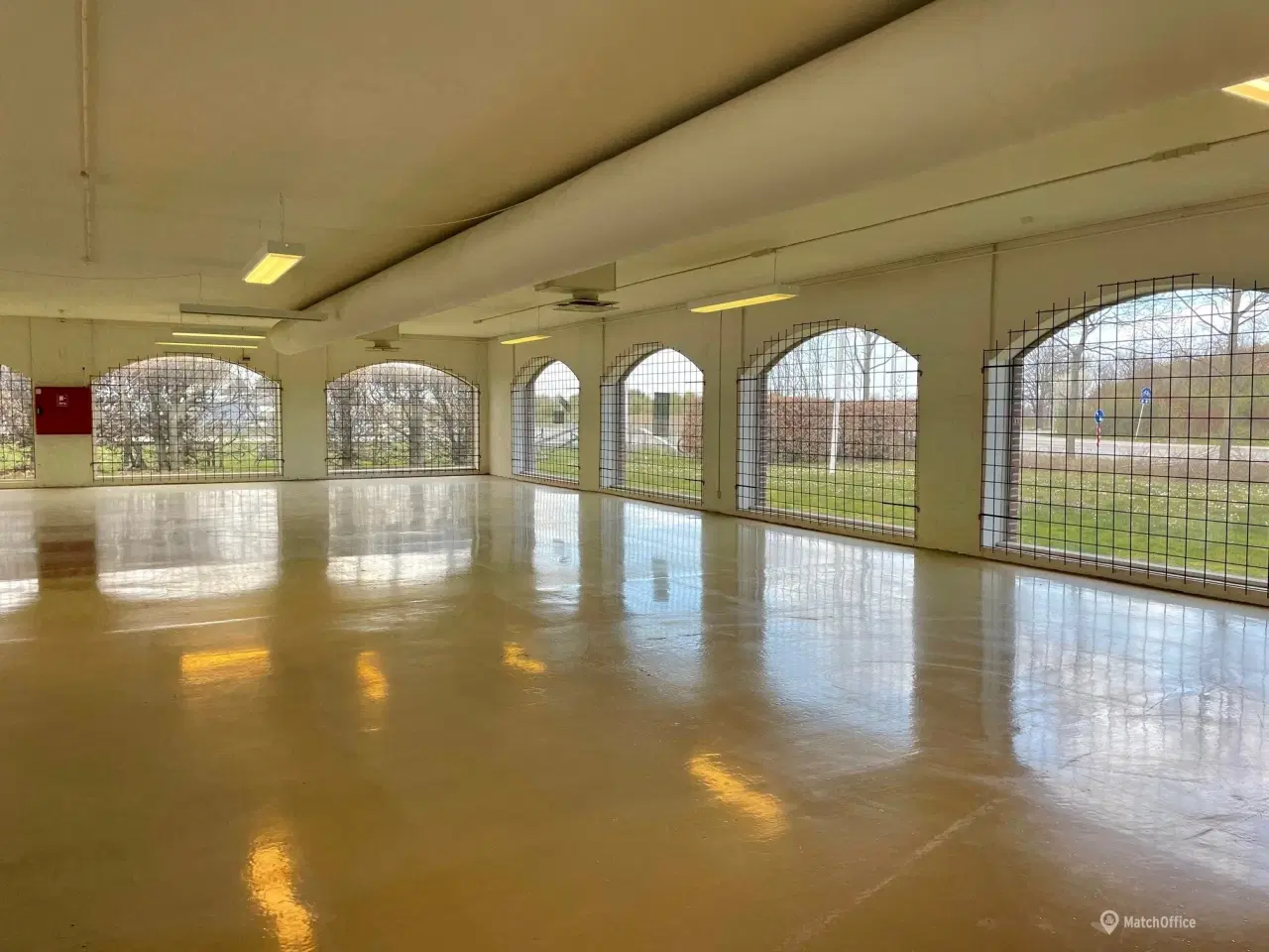 Billede 3 - Kontor/butikslejemål i præsentabel etplans erhvervsejendom