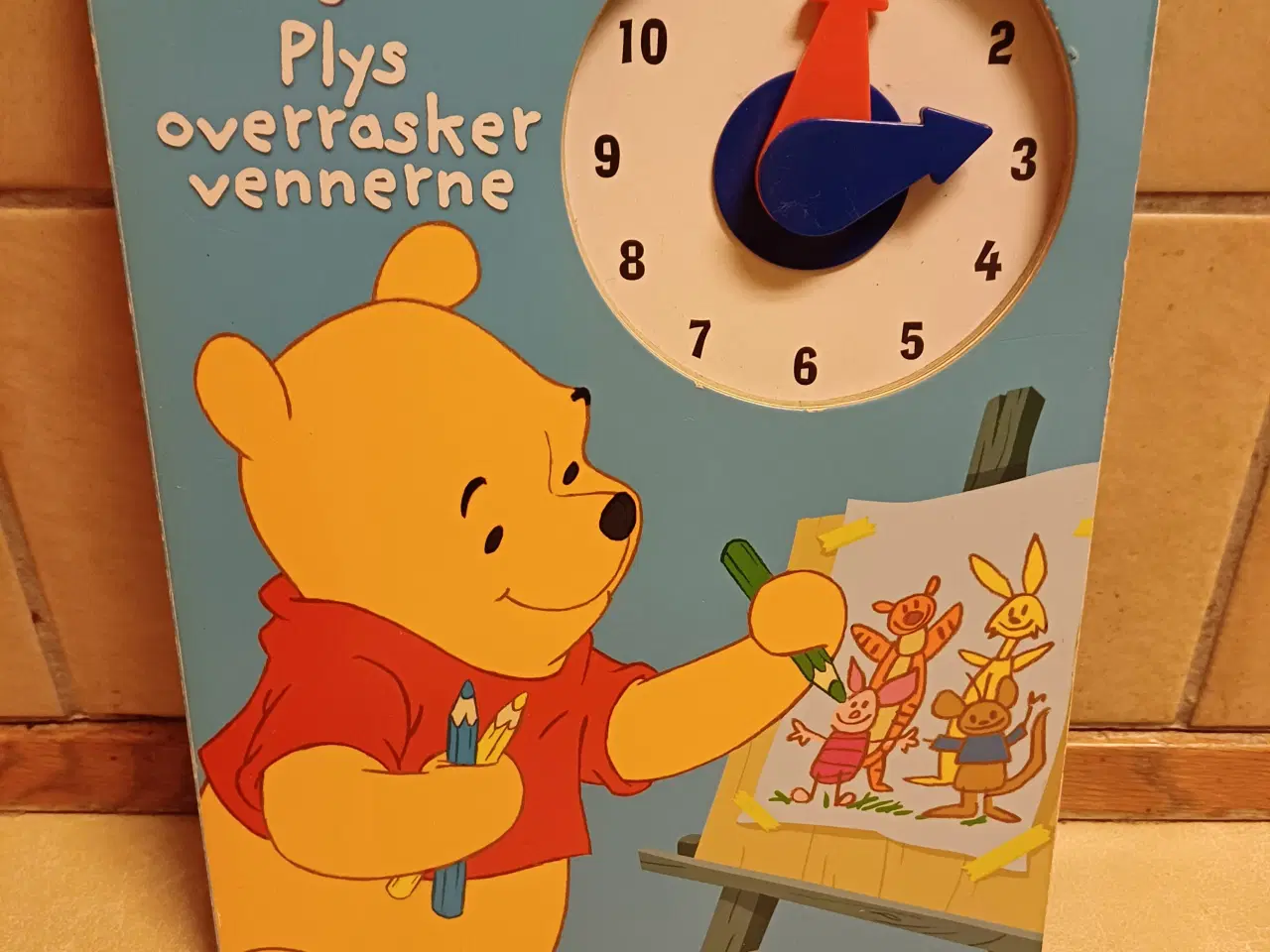 Billede 1 - "Plys overrasker vennerne" pap-bog for de yngste