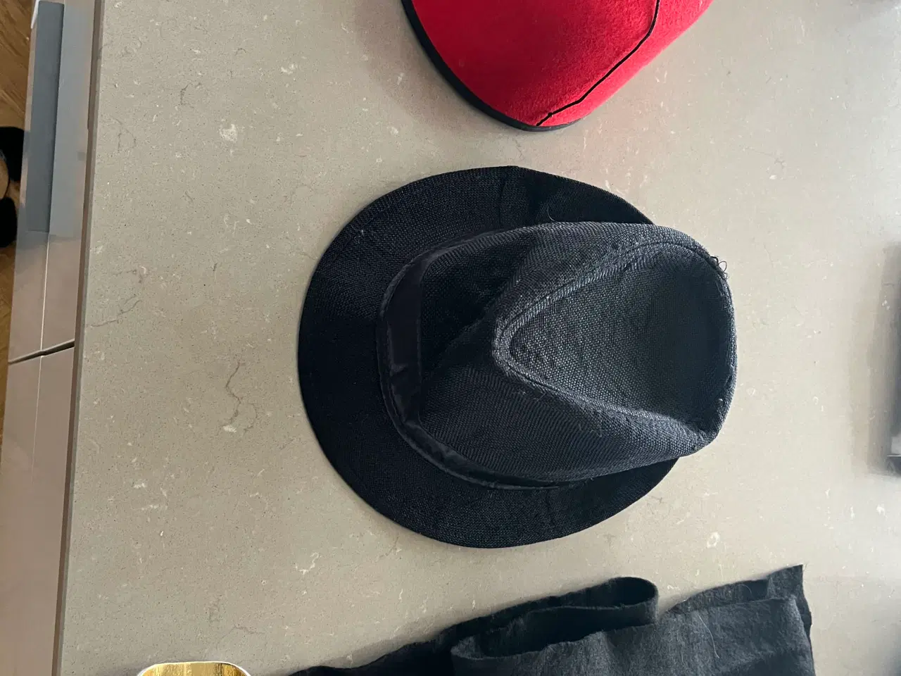 Billede 13 - Divers kostumer til voksne og børn