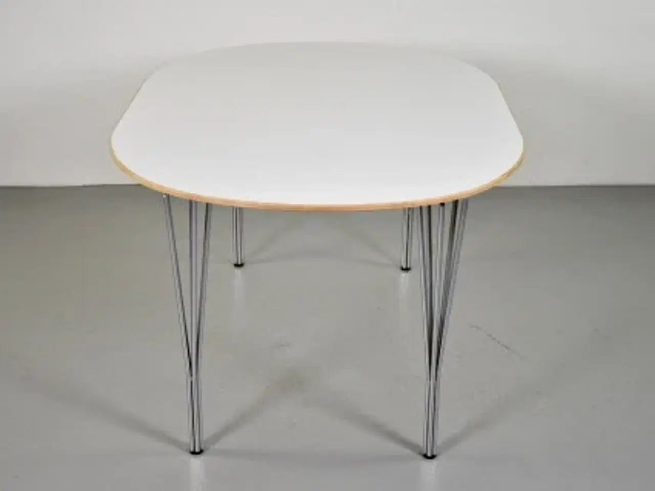 Billede 4 - Ovalt bord i hvid med træ kant