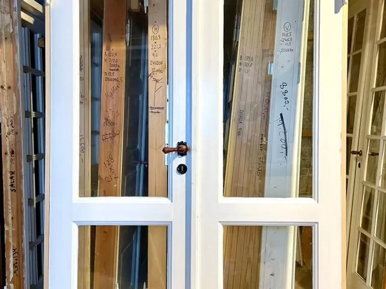 Billede 1 - Smuk dobbeltdør m. store glaspartier og karm