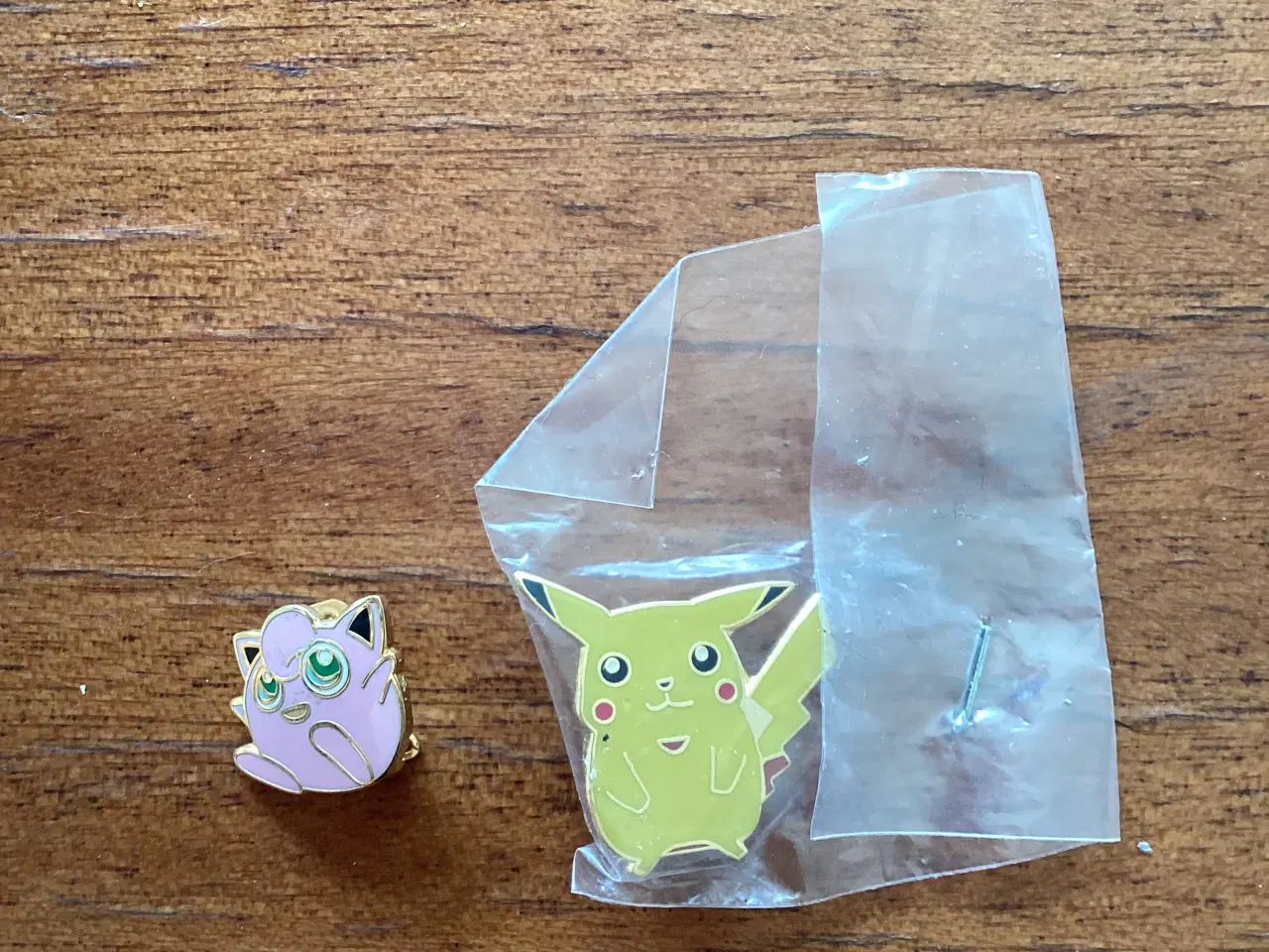 Billede 2 - Pokemon pins og nøglering