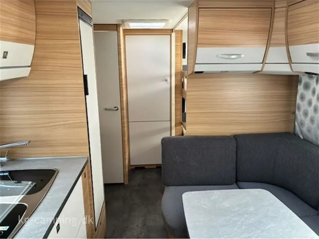 Billede 6 - 2022 - Dethleffs Camper 540 QMK D-Line   Drømmer du om frihed på hjul, så se denne - med Mover, Isabella fortelt og Truma 6E