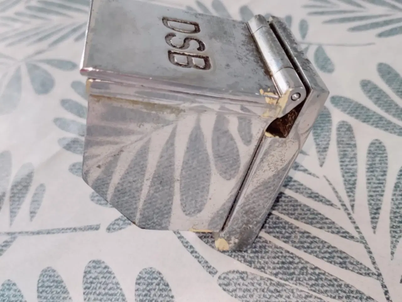 Billede 1 - super fed gamle æskebæger fra togene og busser