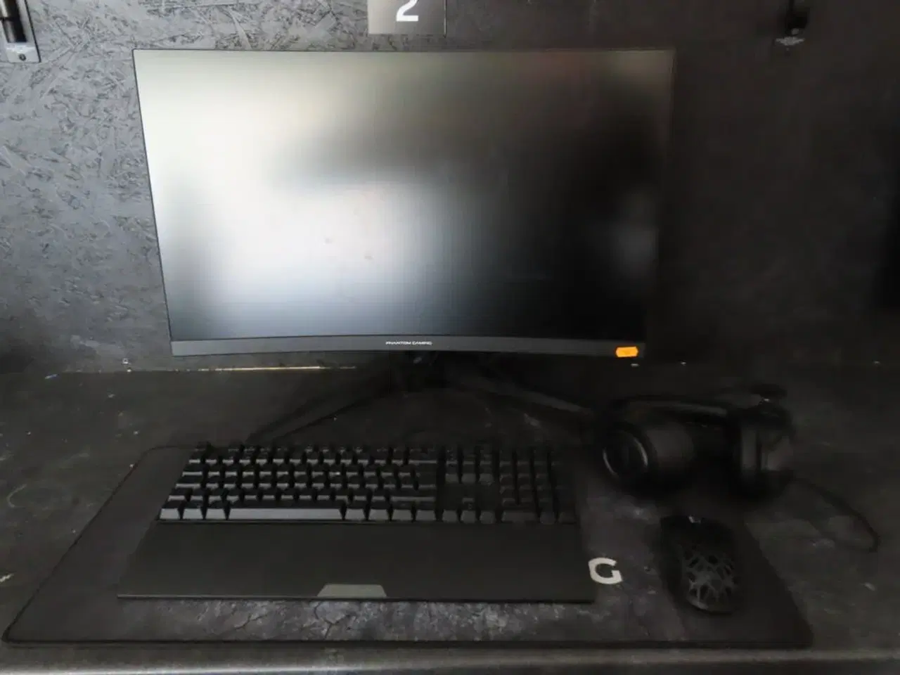 Billede 1 - 27" curved gaming monitor, ASROCK PHANTOM GAMING pg27f15rs1a