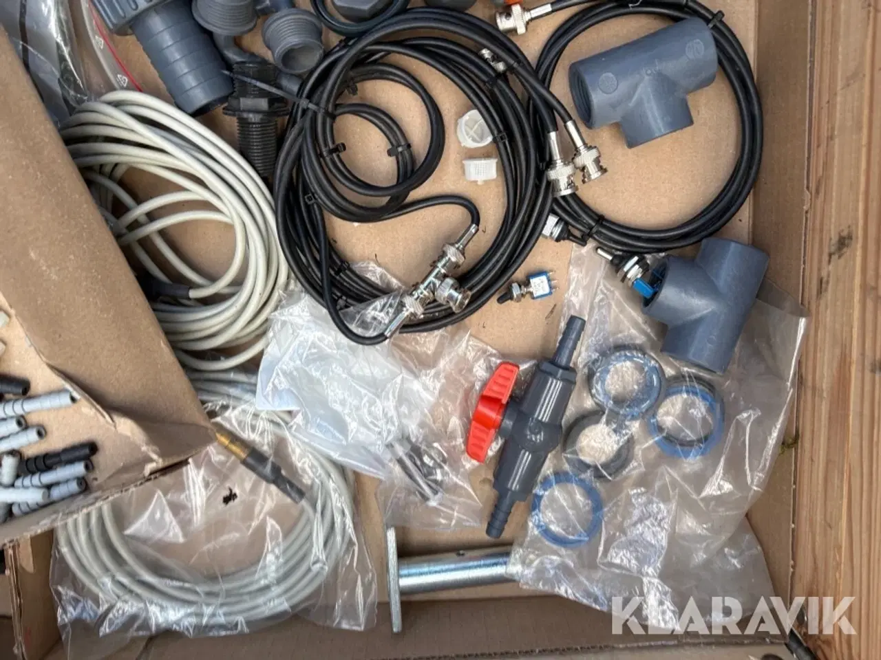 Billede 12 - Reservedele Danfoil Sprøjte 2 paller assorteret reservedele