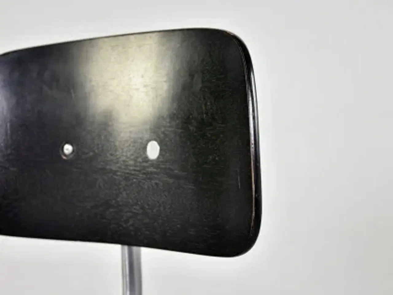 Billede 6 - Fritz hansen kevi kontorstol af træ med stel af sort metal, manuel højdejustering