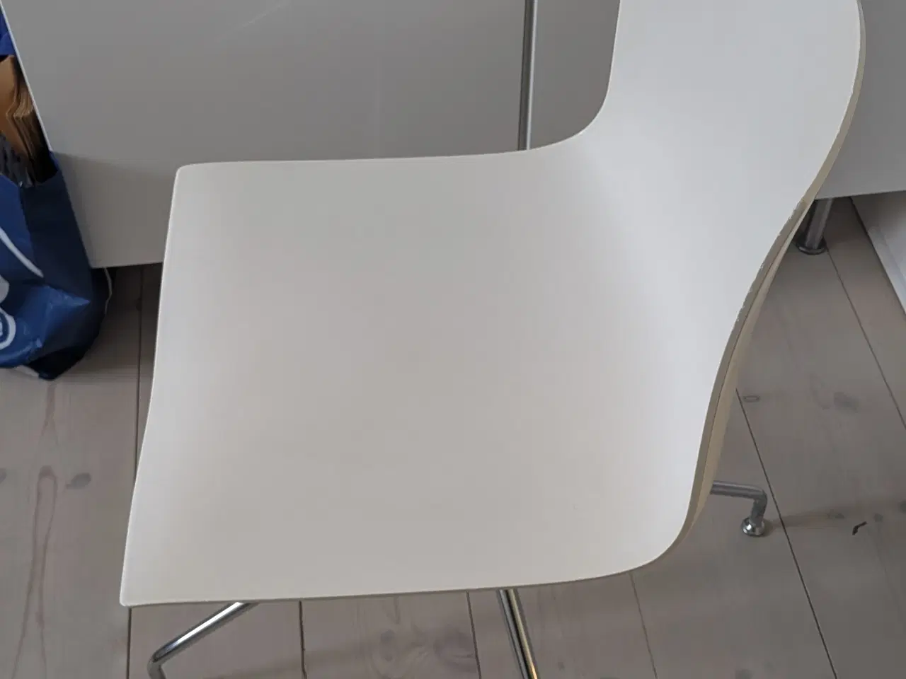 Billede 3 - Arper Catifa 46 – Italiensk designstol med drejest