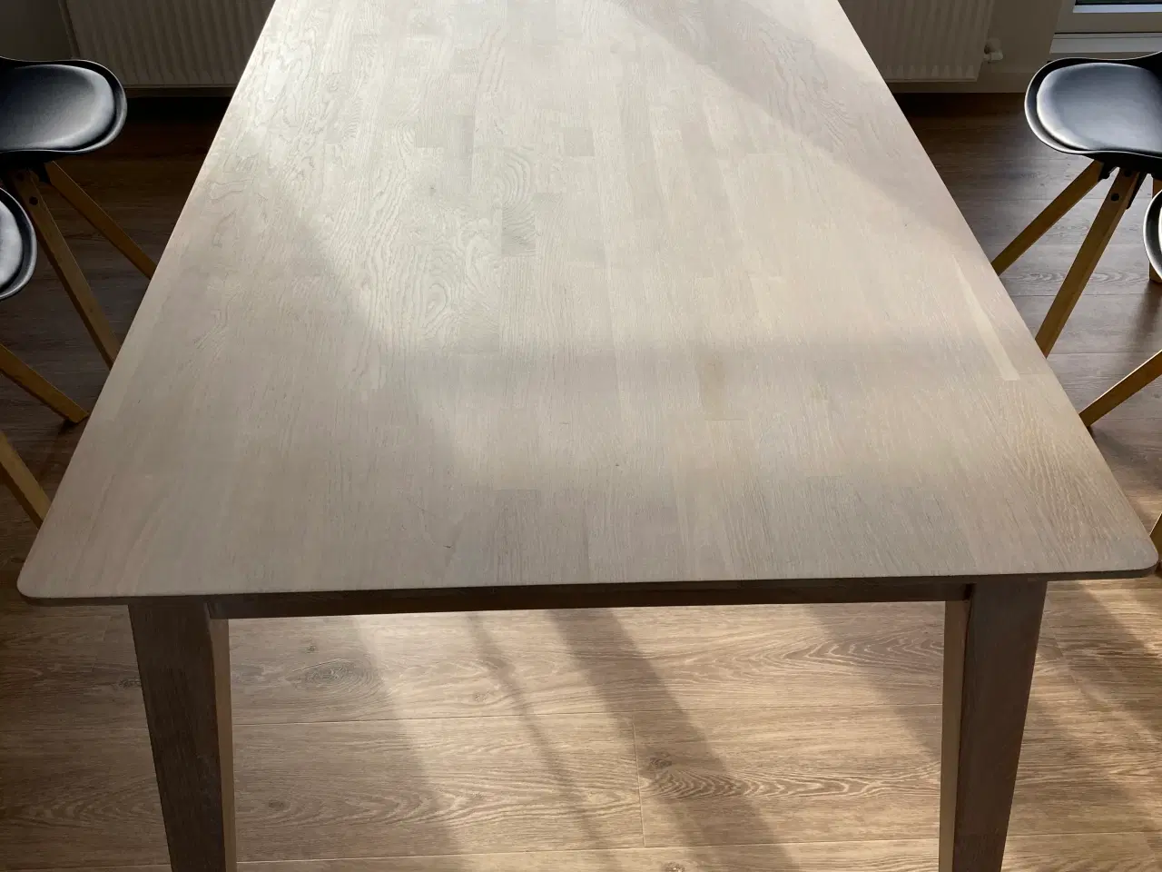 Billede 2 - Flot Stockholm spisebord hvidolieret massiv egetræ