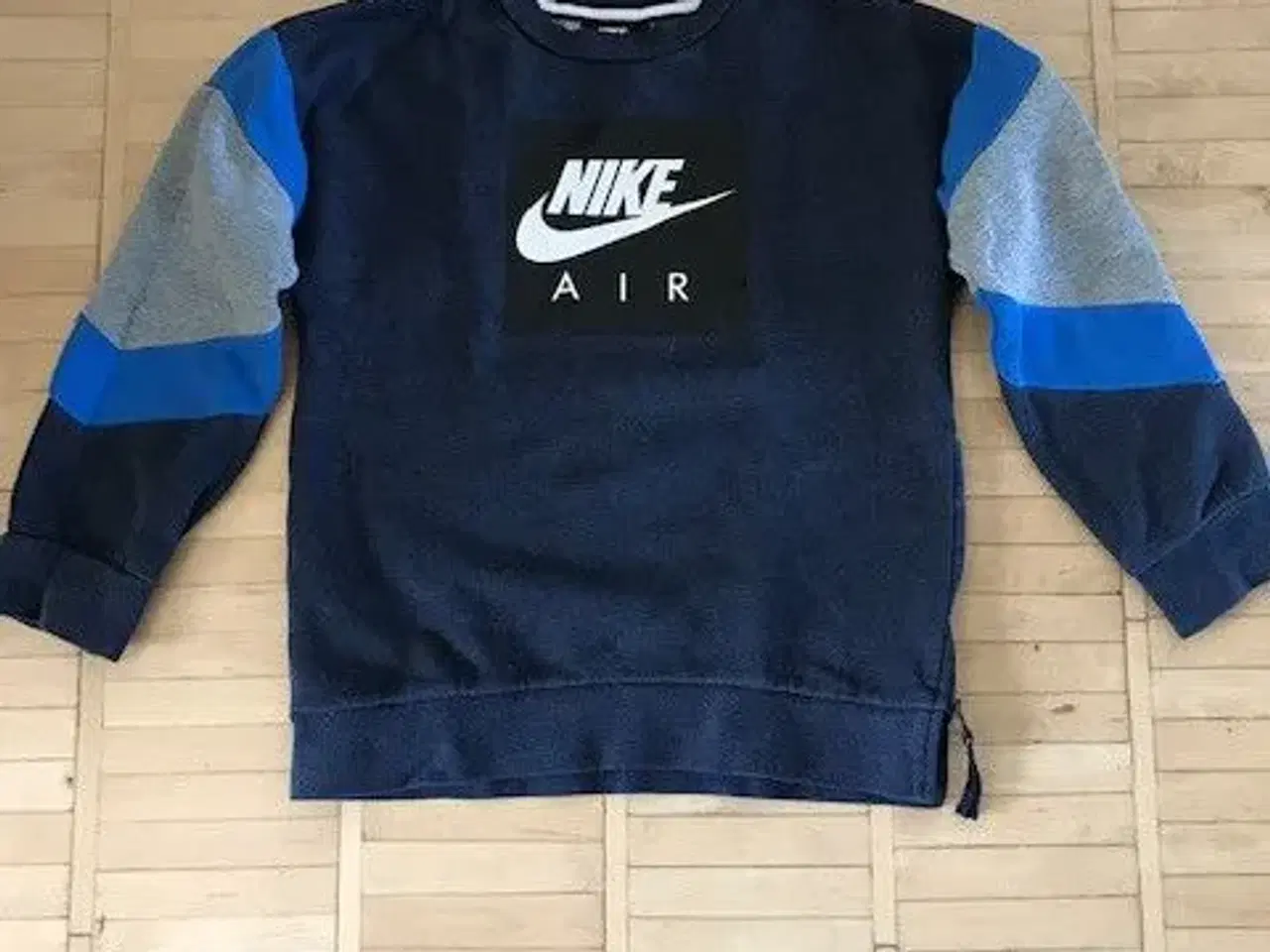 Billede 1 - Nike Air Sweatshirt str. 128-137