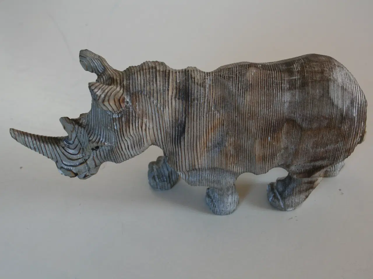 Billede 1 - Næsehorn i træplast