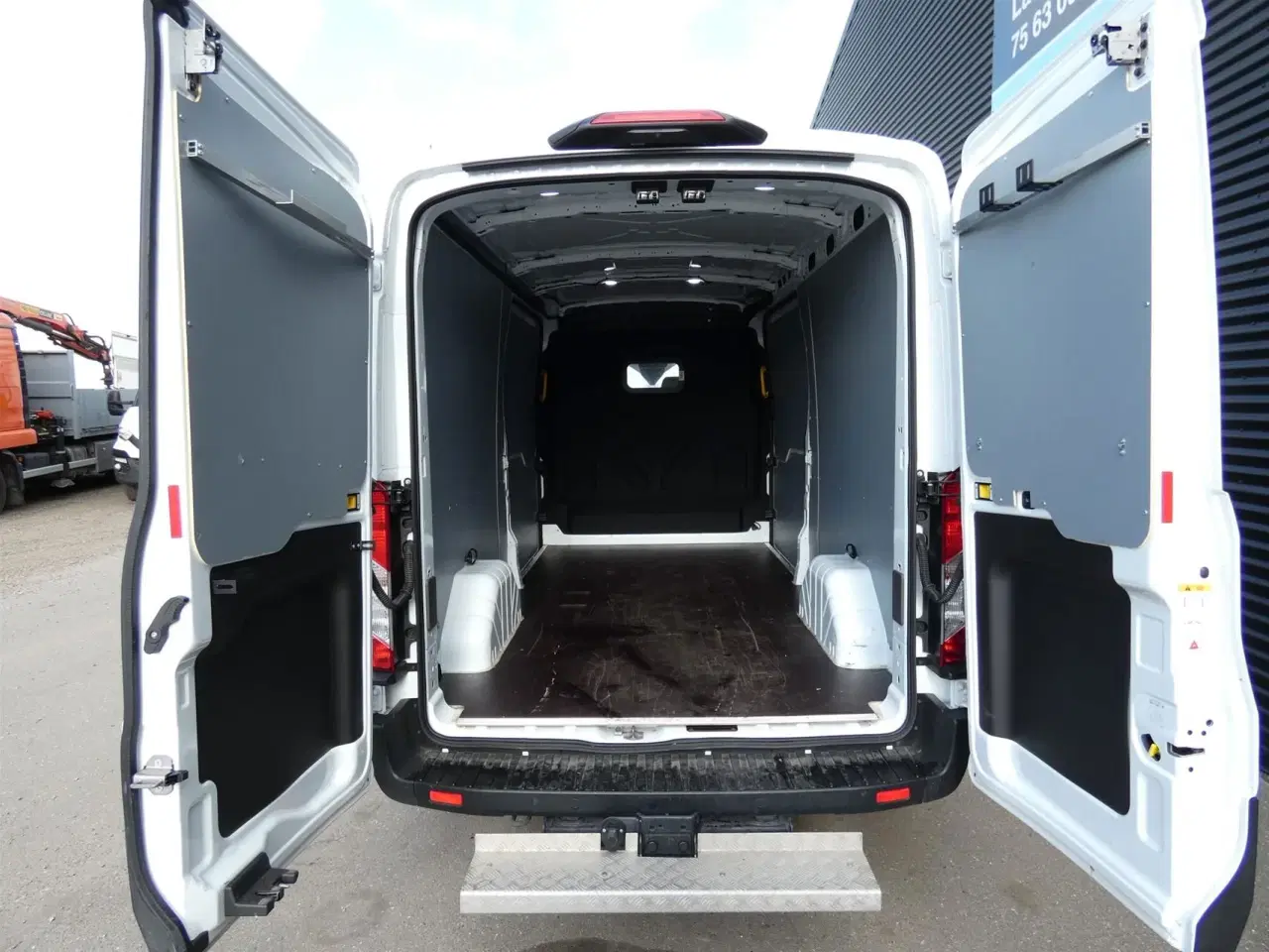 Billede 8 - Ford Transit 350 L3H2 2,0 TDCi Trend 130HK Van 6g Aut.