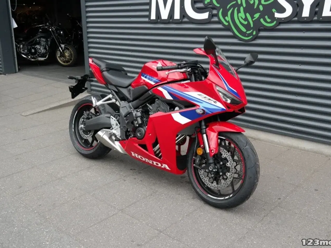 Billede 2 - Honda CBR 650 RC MC-SYD BYTTER GERNE 5 ÅRS FABRIKS GARANTI