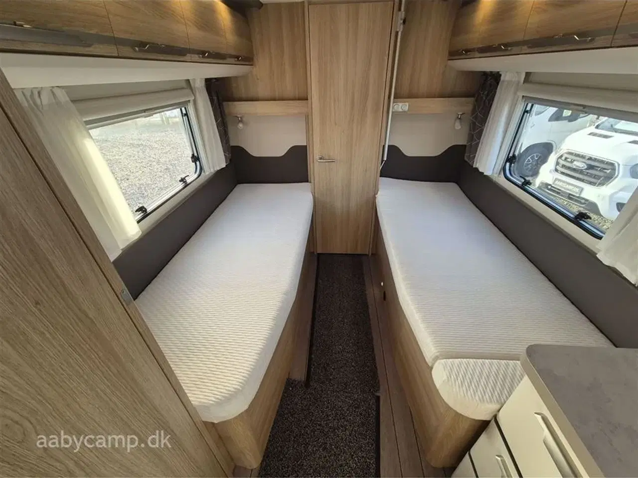 Billede 14 - 2018 - Knaus Sky TI 700 MEB Automatgear. Solceller. Batteri. cykelstativ. Elektrisk indgangstrin. Elektrisk Markise. Anhængertræk. KUN 35,700 KM!!!