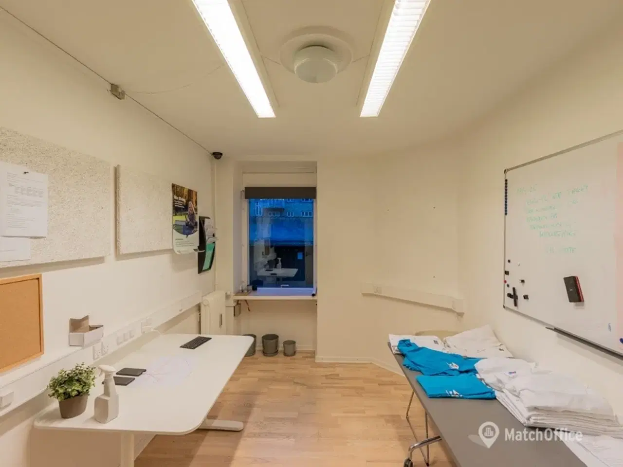 Billede 8 - UDLEJES: Butik med markant hjørneplacering på travle Smallegade