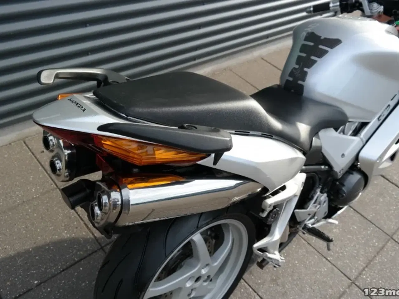 Billede 6 - Honda VFR 800 F MC-SYD       BYTTER GERNE