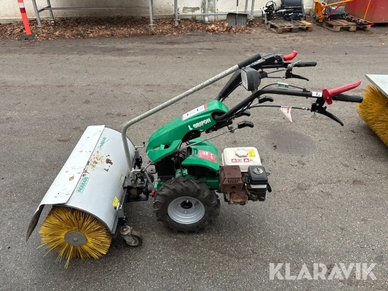 Billede 3 - Redskabsbærer Ferrari 515L grifon med kost