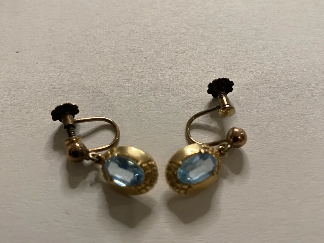 Billede 2 - Øreringe forgyldt og broche